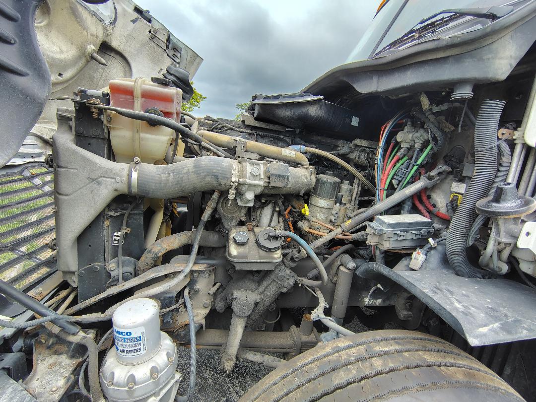 2012 FREIGHTLINER Cascadia - Image 24